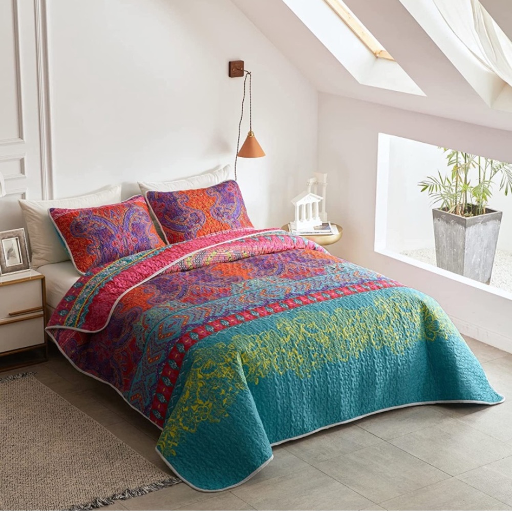 3-Piece Colorful Boho King Quilt Set Lightweight Bedspread/Coverlet - Picture 6 of 7